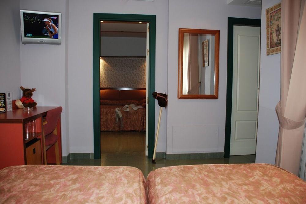 Hotel Jardin De Aranjuez Ngoại thất bức ảnh